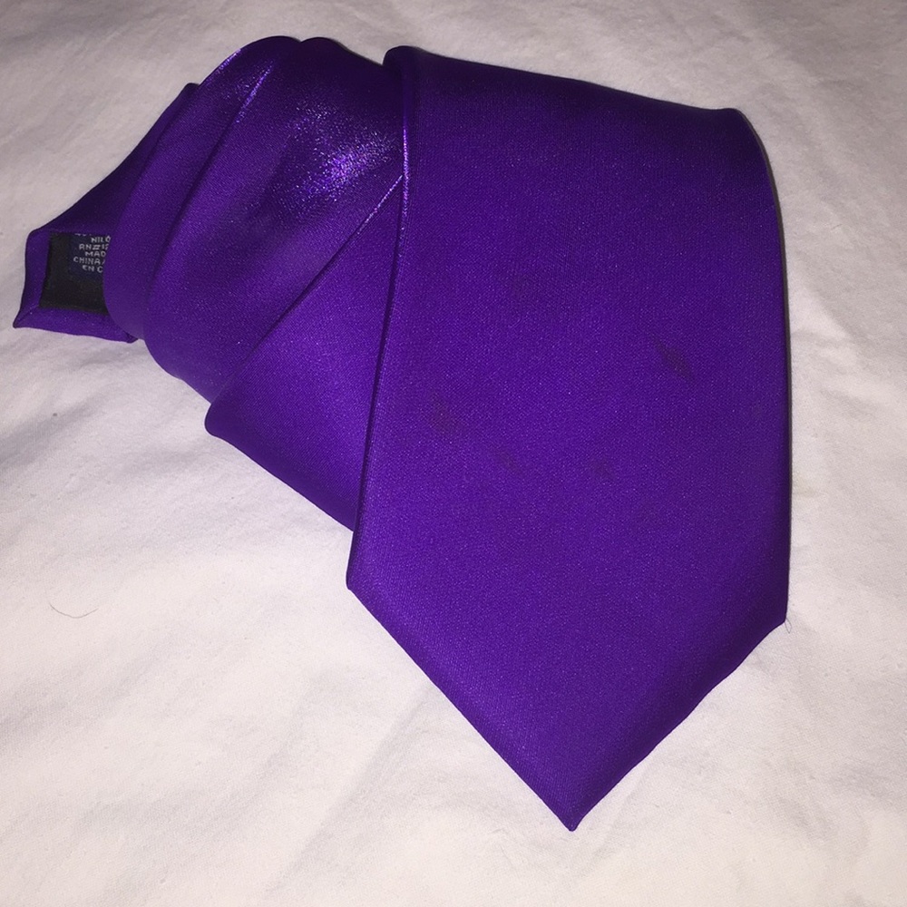 Vibrant purple men’s tie